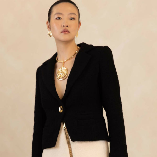 Victoria | The black tailored jacked
